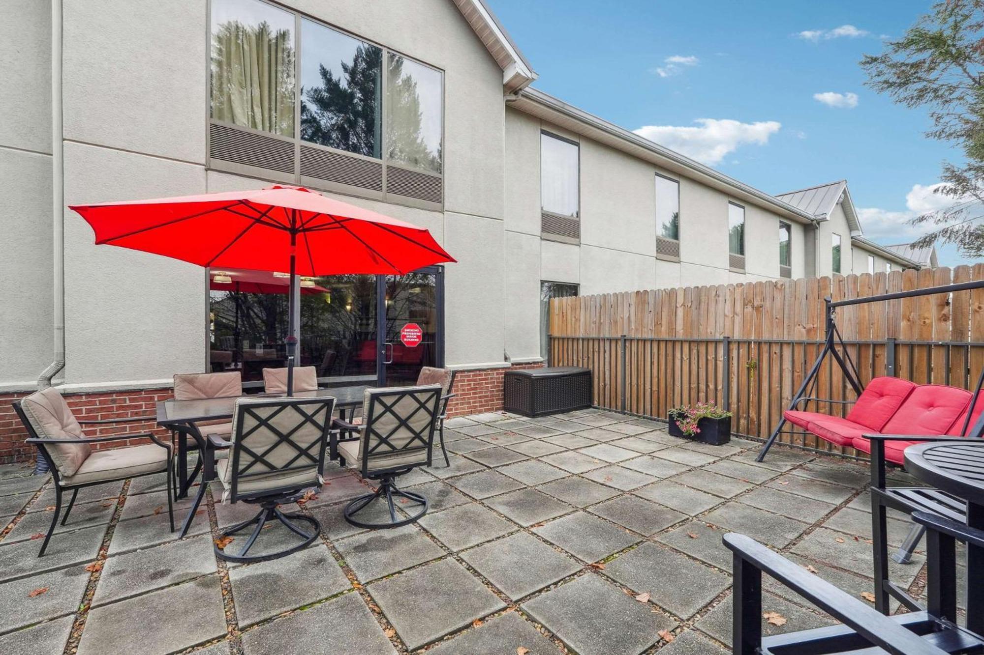 Quality Inn & Suites Dawsonville Exterior foto