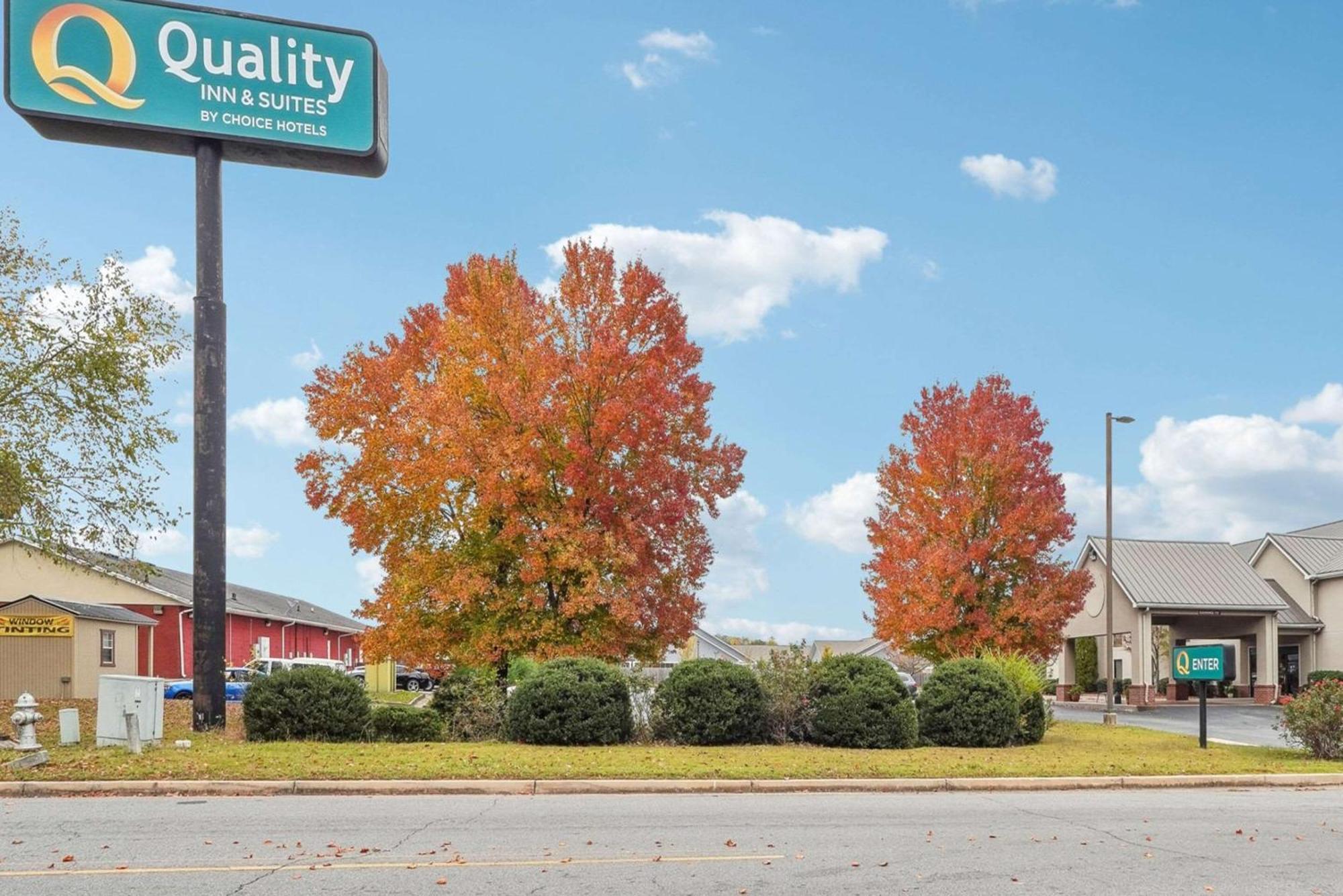 Quality Inn & Suites Dawsonville Exterior foto