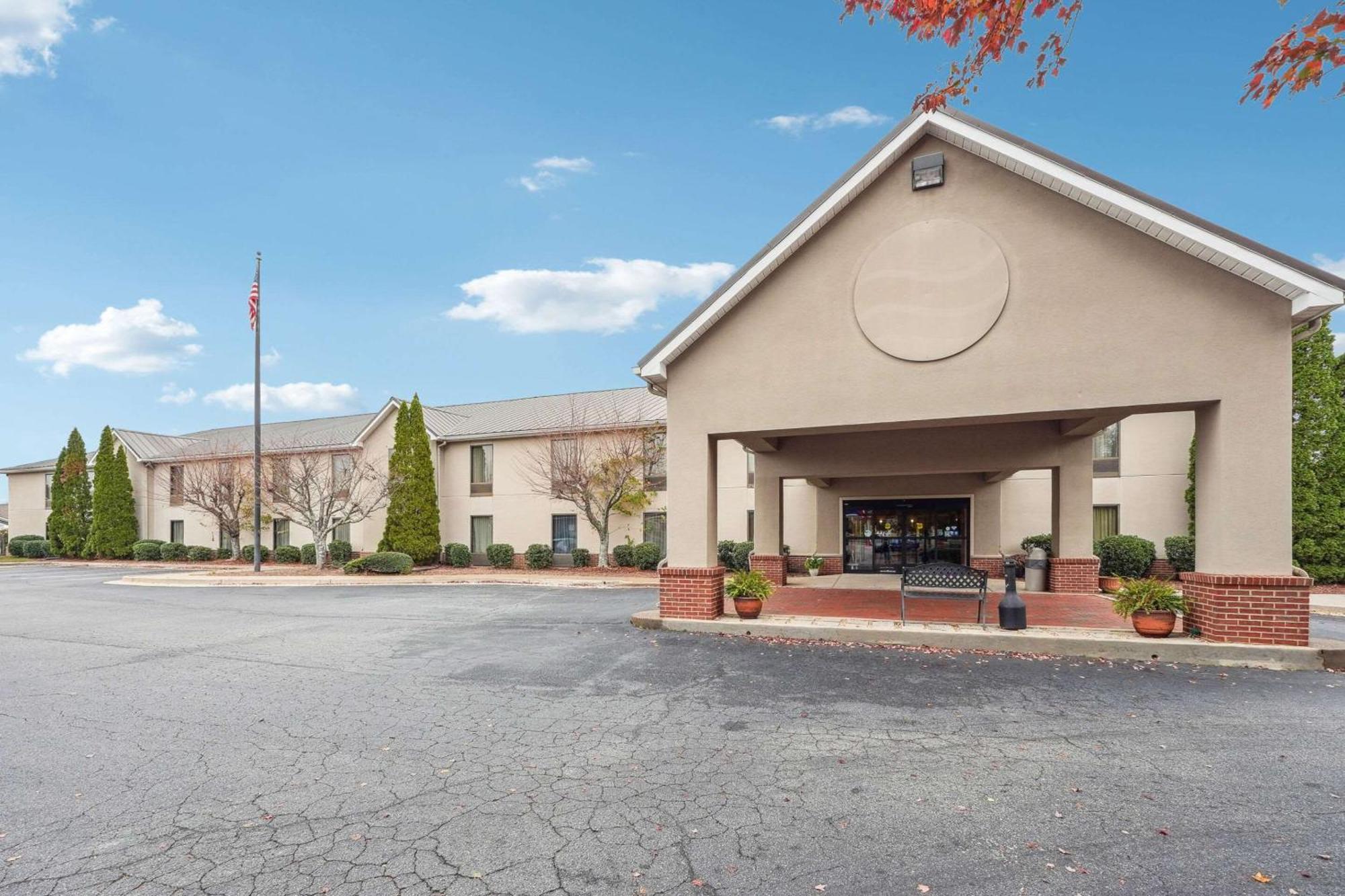 Quality Inn & Suites Dawsonville Exterior foto